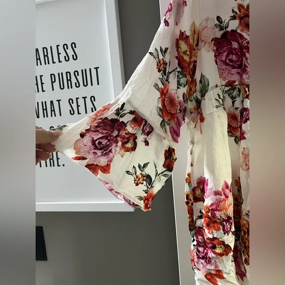 NEW! Chic Soul Floral Print Women's Top. Size 1X. - Picture 5 of 10